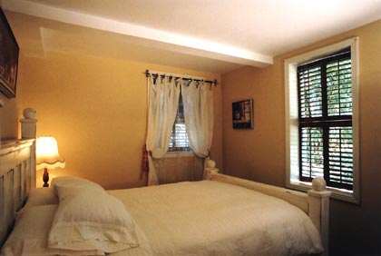 Hartley House Vacation Rental - The Garden Suite - bedroom